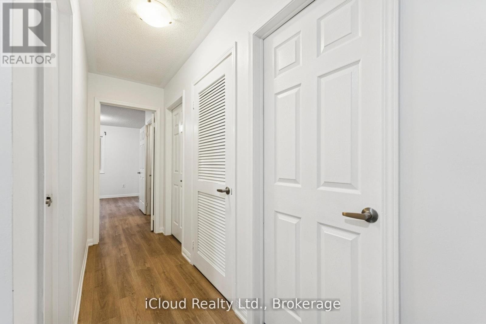 












193 - 250 SUNNY MEADOW BOULEVARD

,
Brampton (Sandringham-Wellington),




Ontario
L6R2Y7

