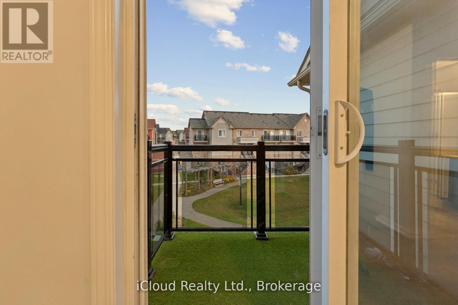 












193 - 250 SUNNY MEADOW BOULEVARD

,
Brampton (Sandringham-Wellington),




Ontario
L6R2Y7

