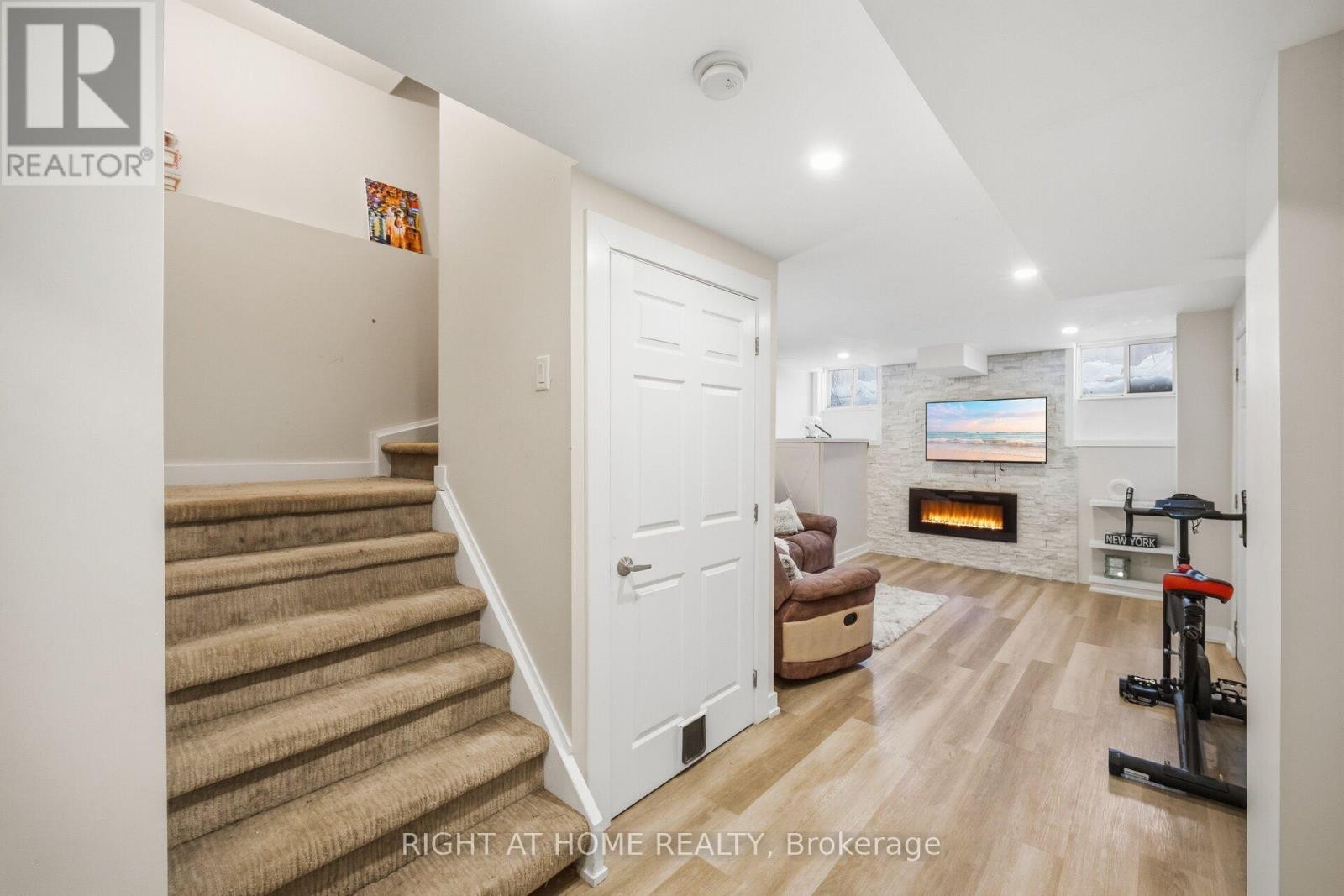 












1457 CLARK BOULEVARD

,
Milton (BE Beaty),




Ontario
L9T6M5

