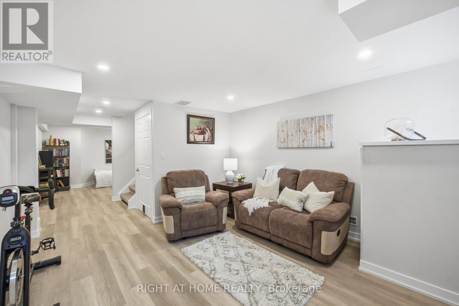 












1457 CLARK BOULEVARD

,
Milton (BE Beaty),




Ontario
L9T6M5

