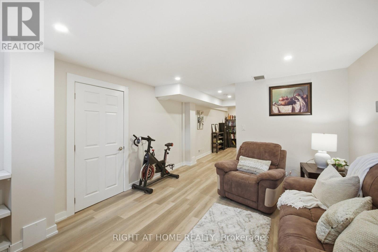 












1457 CLARK BOULEVARD

,
Milton (BE Beaty),




Ontario
L9T6M5

