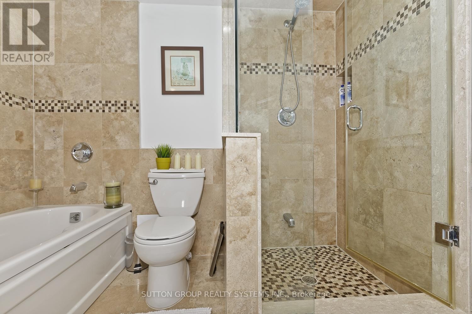 












1611 - 55 ELM DRIVE W

,
Mississauga (City Centre),




Ontario
L5B3Z3

