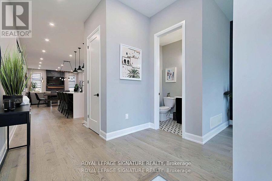 












1467 LAKEPORT CRESCENT

,
Oakville (JM Joshua Meadows),




Ontario
L6H3S1

