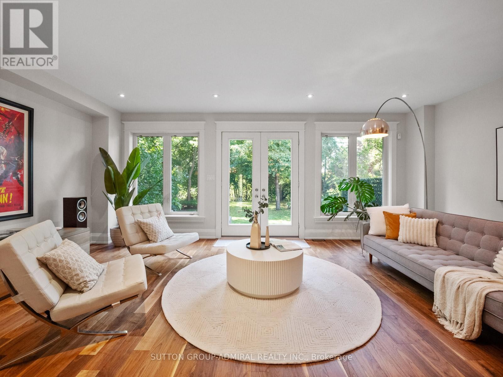 












26 PUCKERIDGE CRESCENT

,
Toronto (Eringate-Centennial-West Deane),




Ontario
M9B3A2

