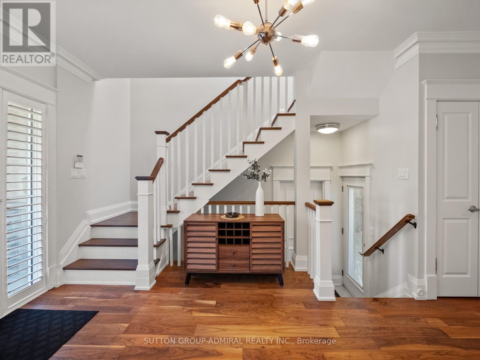 












26 PUCKERIDGE CRESCENT

,
Toronto (Eringate-Centennial-West Deane),




Ontario
M9B3A2

