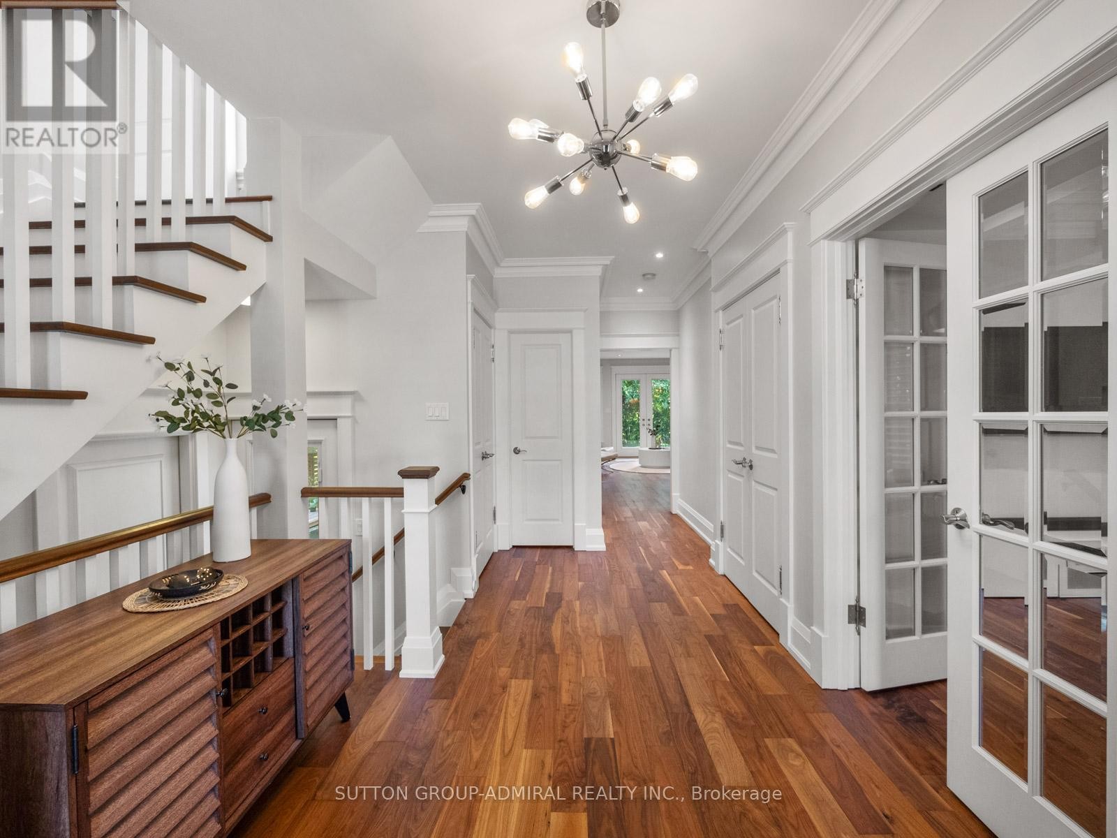 












26 PUCKERIDGE CRESCENT

,
Toronto (Eringate-Centennial-West Deane),




Ontario
M9B3A2

