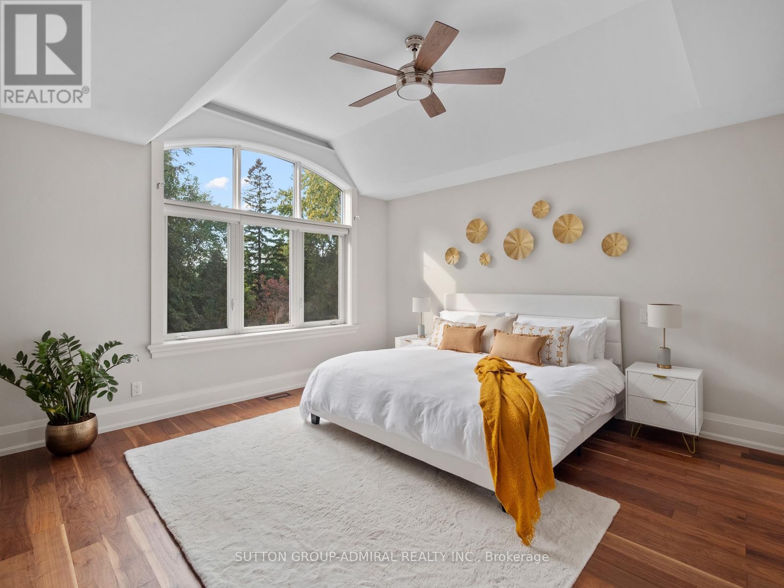 












26 PUCKERIDGE CRESCENT

,
Toronto (Eringate-Centennial-West Deane),




Ontario
M9B3A2

