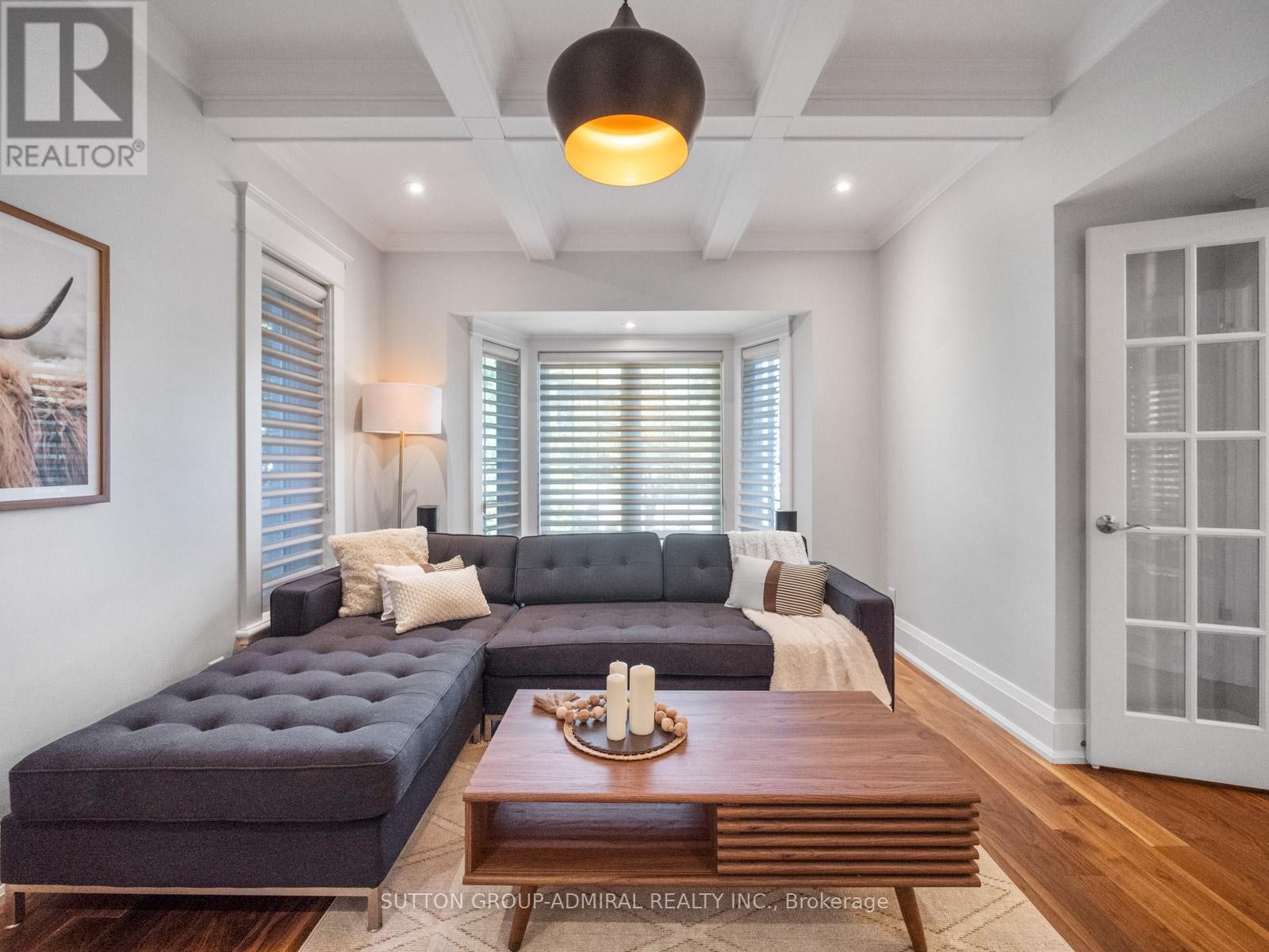 












26 PUCKERIDGE CRESCENT

,
Toronto (Eringate-Centennial-West Deane),




Ontario
M9B3A2

