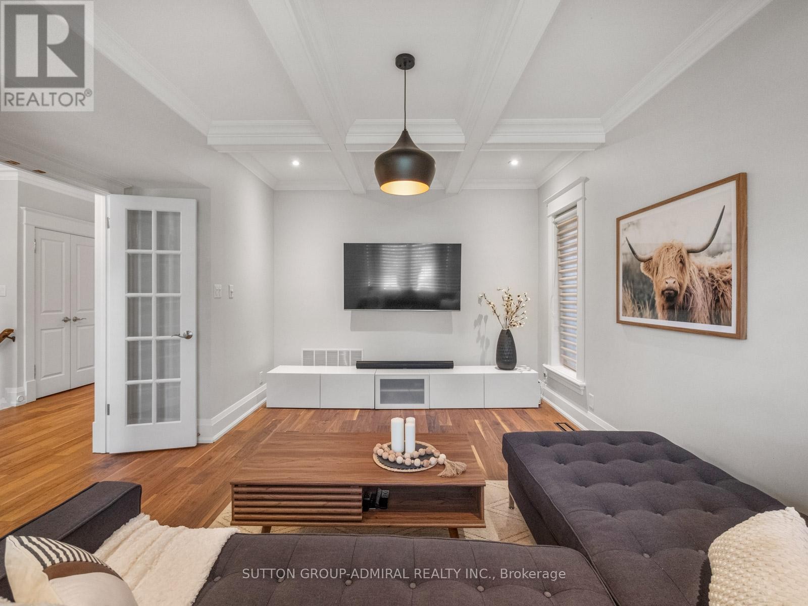 












26 PUCKERIDGE CRESCENT

,
Toronto (Eringate-Centennial-West Deane),




Ontario
M9B3A2

