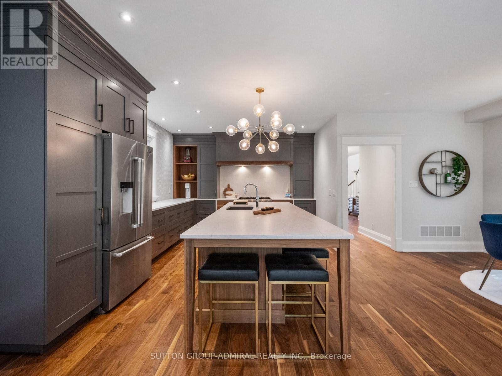 












26 PUCKERIDGE CRESCENT

,
Toronto (Eringate-Centennial-West Deane),




Ontario
M9B3A2

