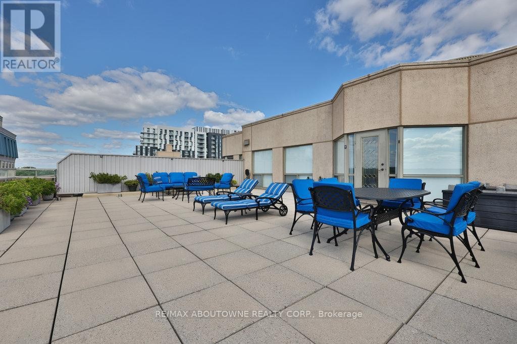 












801 - 2511 LAKESHORE ROAD W

,
Oakville (BR Bronte),




Ontario
L6L6L9

