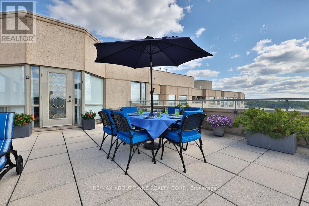 












801 - 2511 LAKESHORE ROAD W

,
Oakville (BR Bronte),




Ontario
L6L6L9


