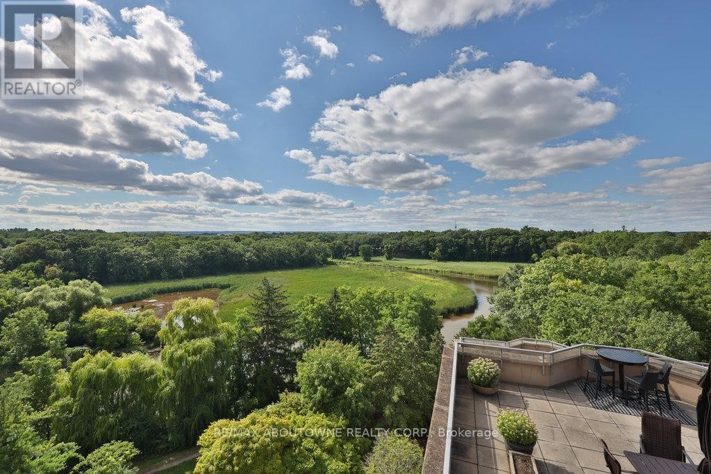 












801 - 2511 LAKESHORE ROAD W

,
Oakville (BR Bronte),




Ontario
L6L6L9

