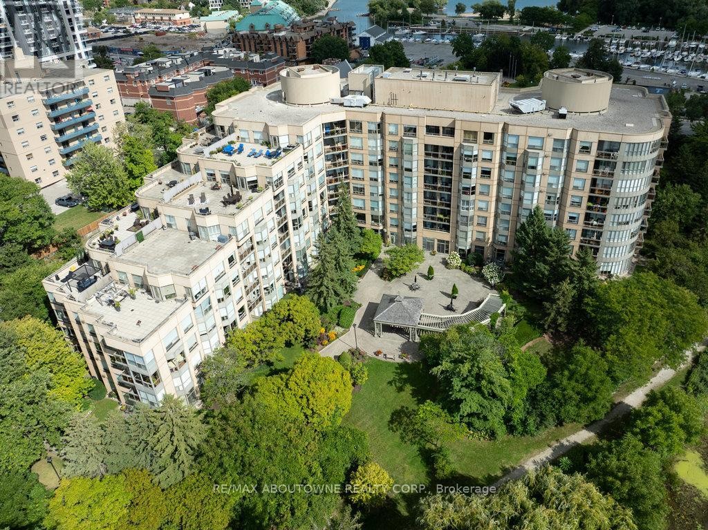 












801 - 2511 LAKESHORE ROAD W

,
Oakville (BR Bronte),




Ontario
L6L6L9

