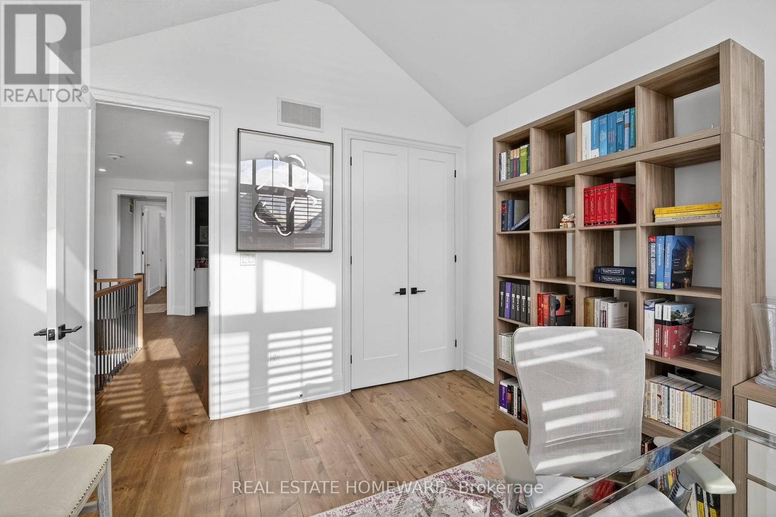 












3329 VERNON POWELL DRIVE

,
Oakville (GO Glenorchy),




Ontario
L6H0Y4

