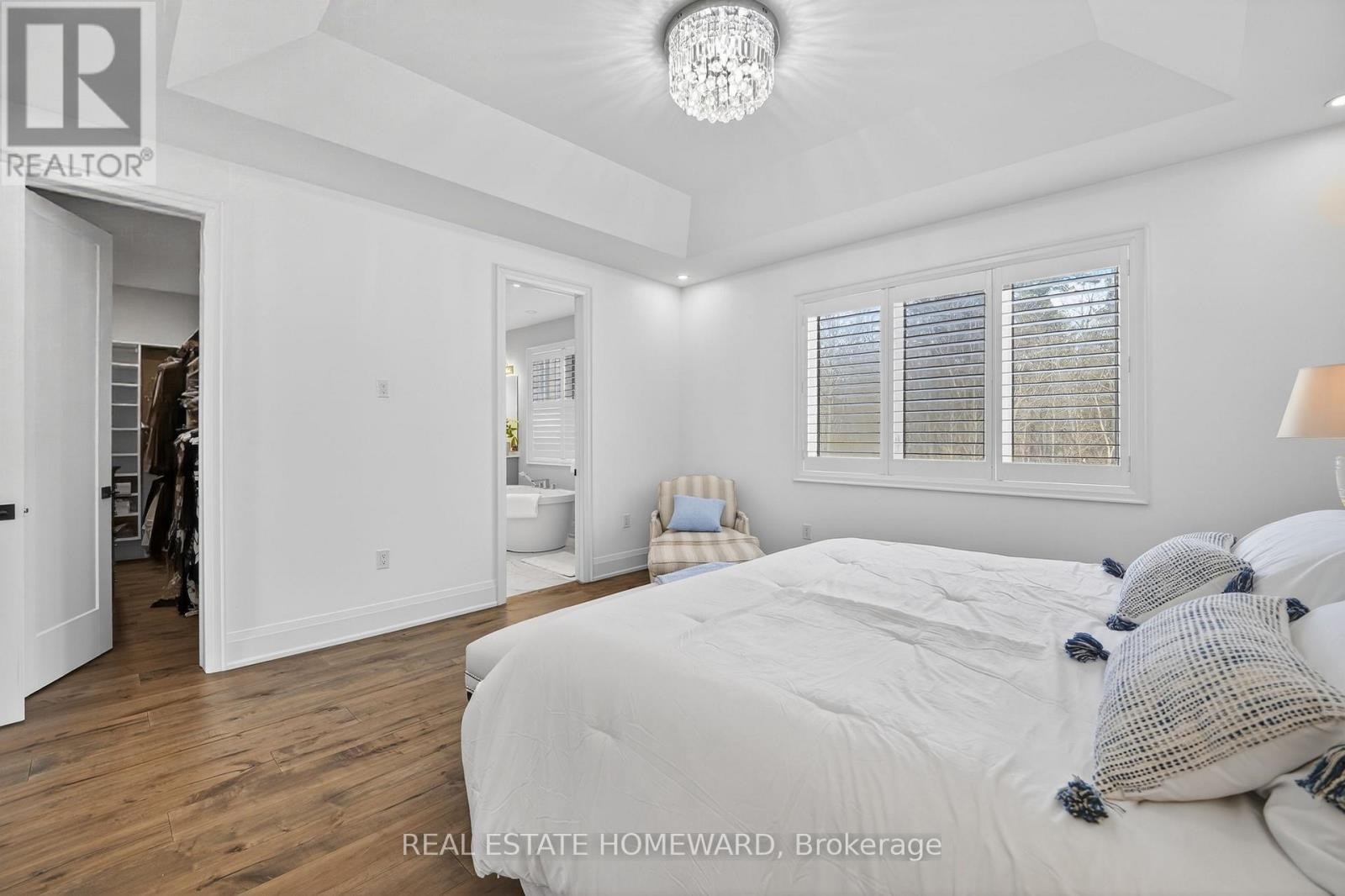 












3329 VERNON POWELL DRIVE

,
Oakville (GO Glenorchy),




Ontario
L6H0Y4

