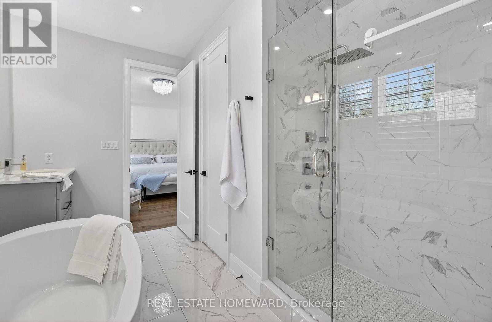 












3329 VERNON POWELL DRIVE

,
Oakville (GO Glenorchy),




Ontario
L6H0Y4

