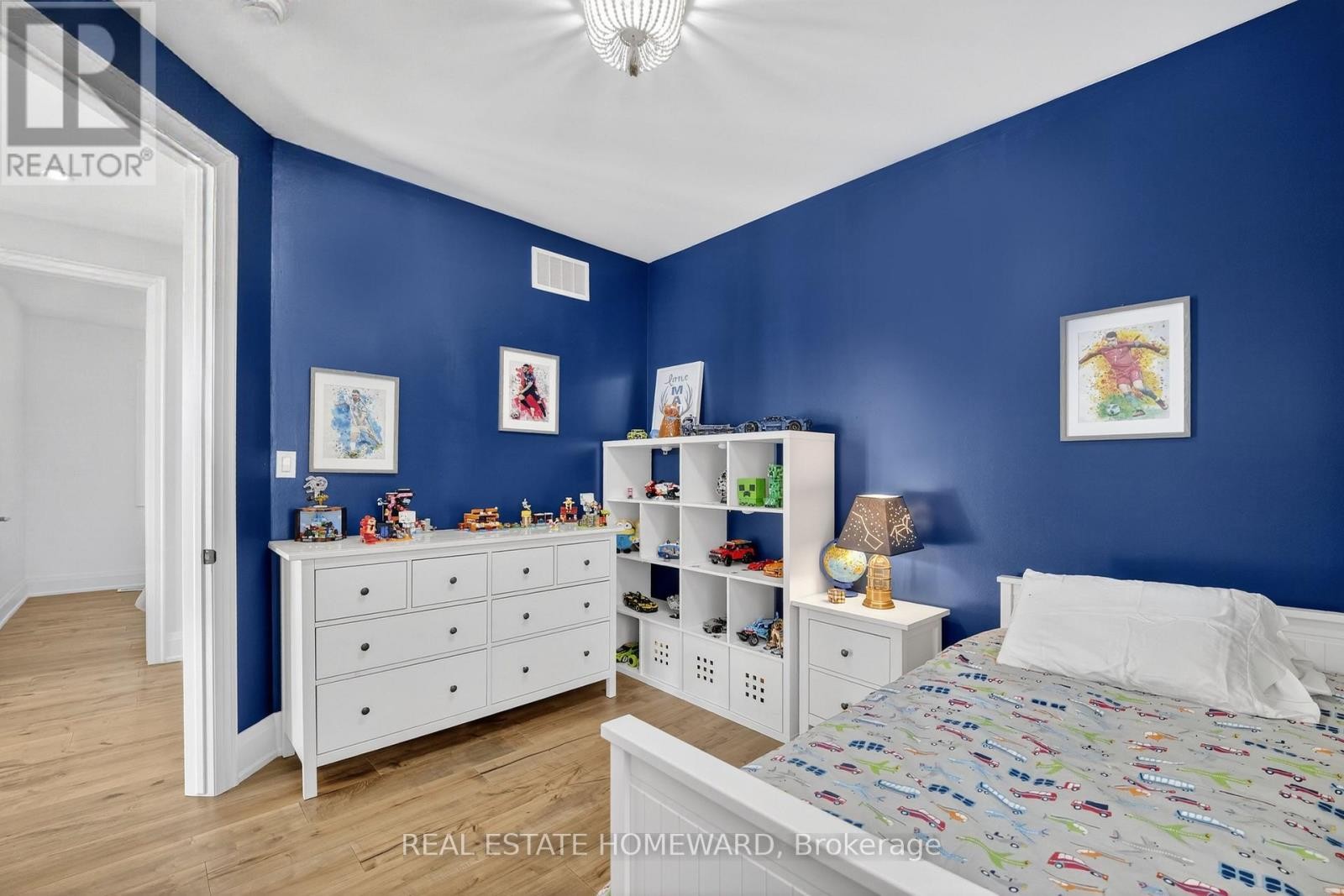 












3329 VERNON POWELL DRIVE

,
Oakville (GO Glenorchy),




Ontario
L6H0Y4

