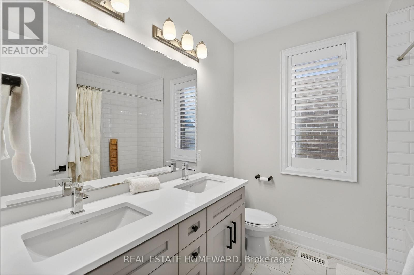 












3329 VERNON POWELL DRIVE

,
Oakville (GO Glenorchy),




Ontario
L6H0Y4

