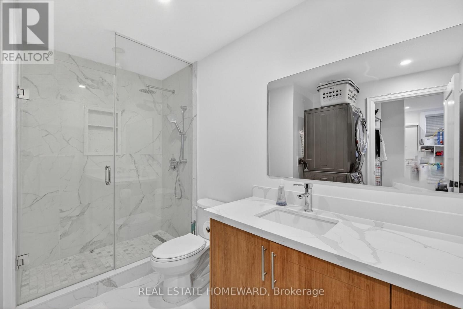 












3329 VERNON POWELL DRIVE

,
Oakville (GO Glenorchy),




Ontario
L6H0Y4

