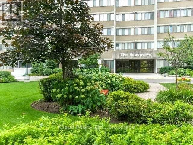 












1605 - 50 ELM DRIVE E

,
Mississauga (Mississauga Valleys),




Ontario
L5A3X2


