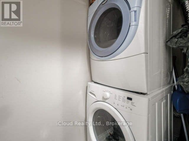 












1605 - 50 ELM DRIVE E

,
Mississauga (Mississauga Valleys),




Ontario
L5A3X2

