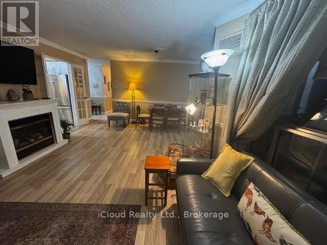 












1605 - 50 ELM DRIVE E

,
Mississauga (Mississauga Valleys),




Ontario
L5A3X2

