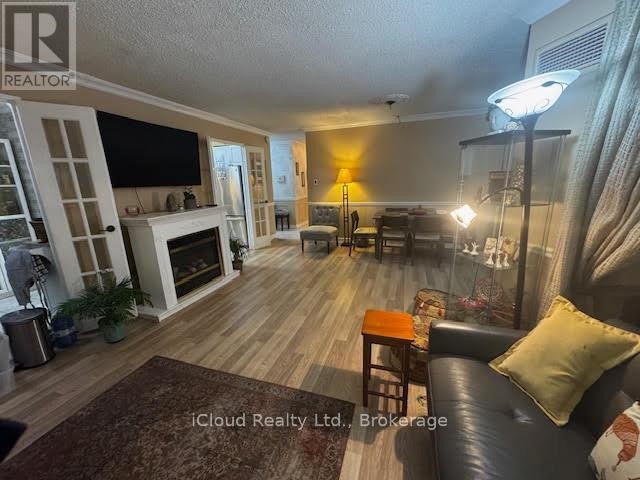 












1605 - 50 ELM DRIVE E

,
Mississauga (Mississauga Valleys),




Ontario
L5A3X2

