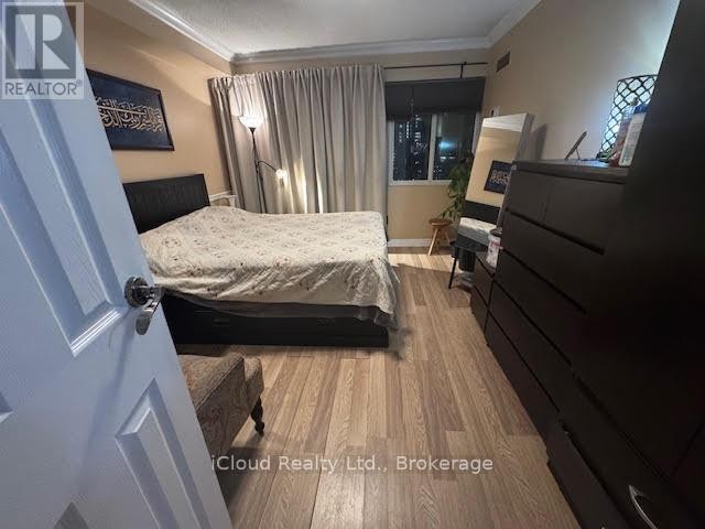 












1605 - 50 ELM DRIVE E

,
Mississauga (Mississauga Valleys),




Ontario
L5A3X2

