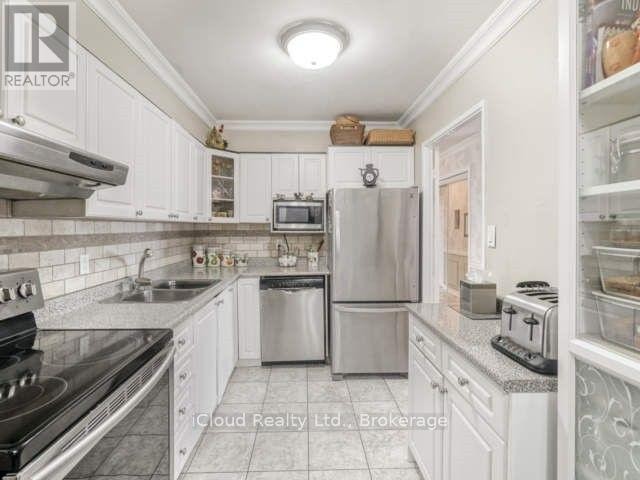 












1605 - 50 ELM DRIVE E

,
Mississauga (Mississauga Valleys),




Ontario
L5A3X2

