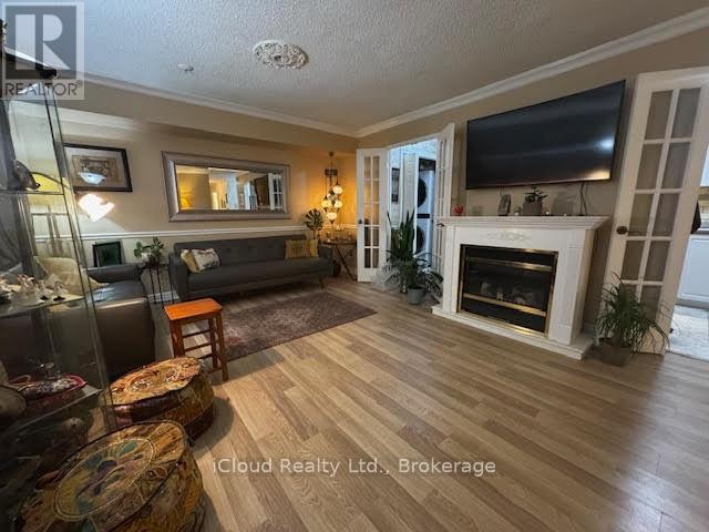 












1605 - 50 ELM DRIVE E

,
Mississauga (Mississauga Valleys),




Ontario
L5A3X2

