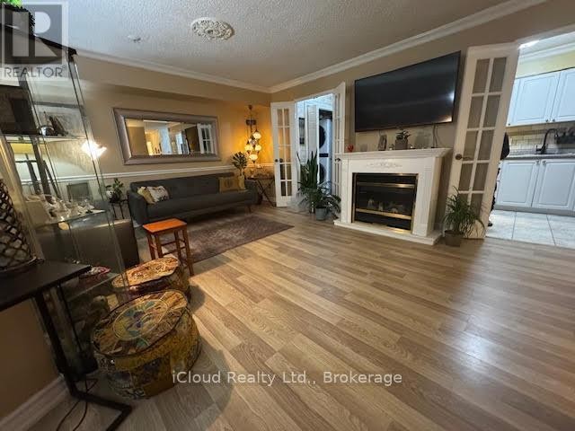 












1605 - 50 ELM DRIVE E

,
Mississauga (Mississauga Valleys),




Ontario
L5A3X2

