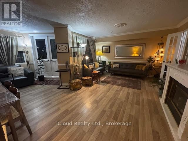 












1605 - 50 ELM DRIVE E

,
Mississauga (Mississauga Valleys),




Ontario
L5A3X2

