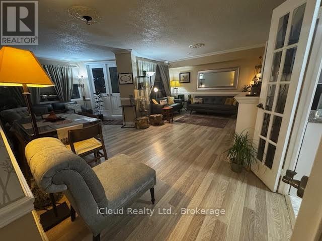 












1605 - 50 ELM DRIVE E

,
Mississauga (Mississauga Valleys),




Ontario
L5A3X2

