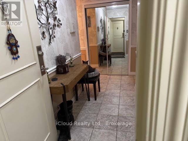 












1605 - 50 ELM DRIVE E

,
Mississauga (Mississauga Valleys),




Ontario
L5A3X2

