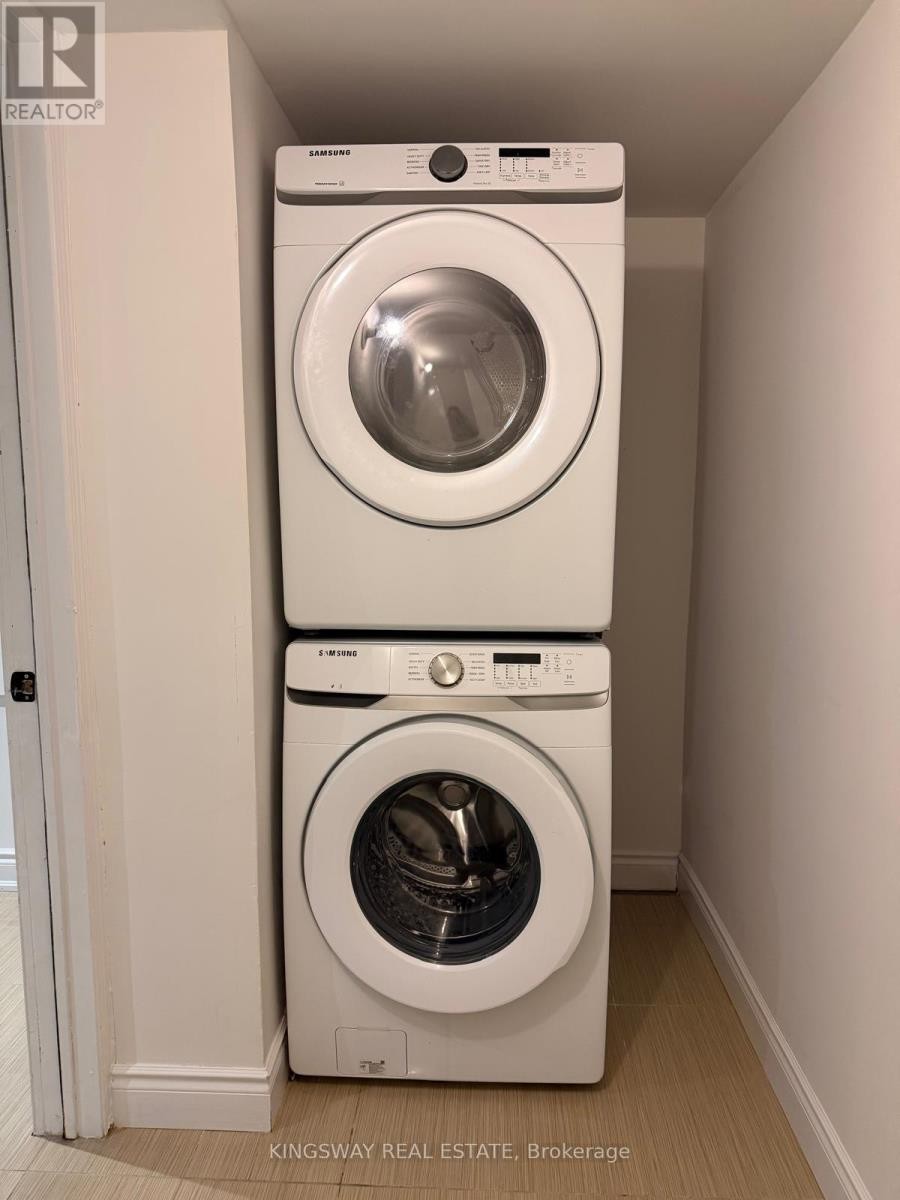 












BASEMENT - 243 PRINGLE AVENUE

,
Milton (SC Scott),




Ontario
L9T7A2

