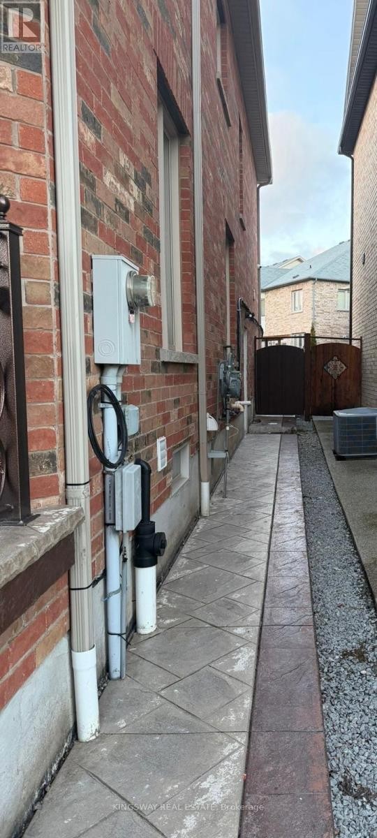 












BASEMENT - 243 PRINGLE AVENUE

,
Milton (SC Scott),




Ontario
L9T7A2

