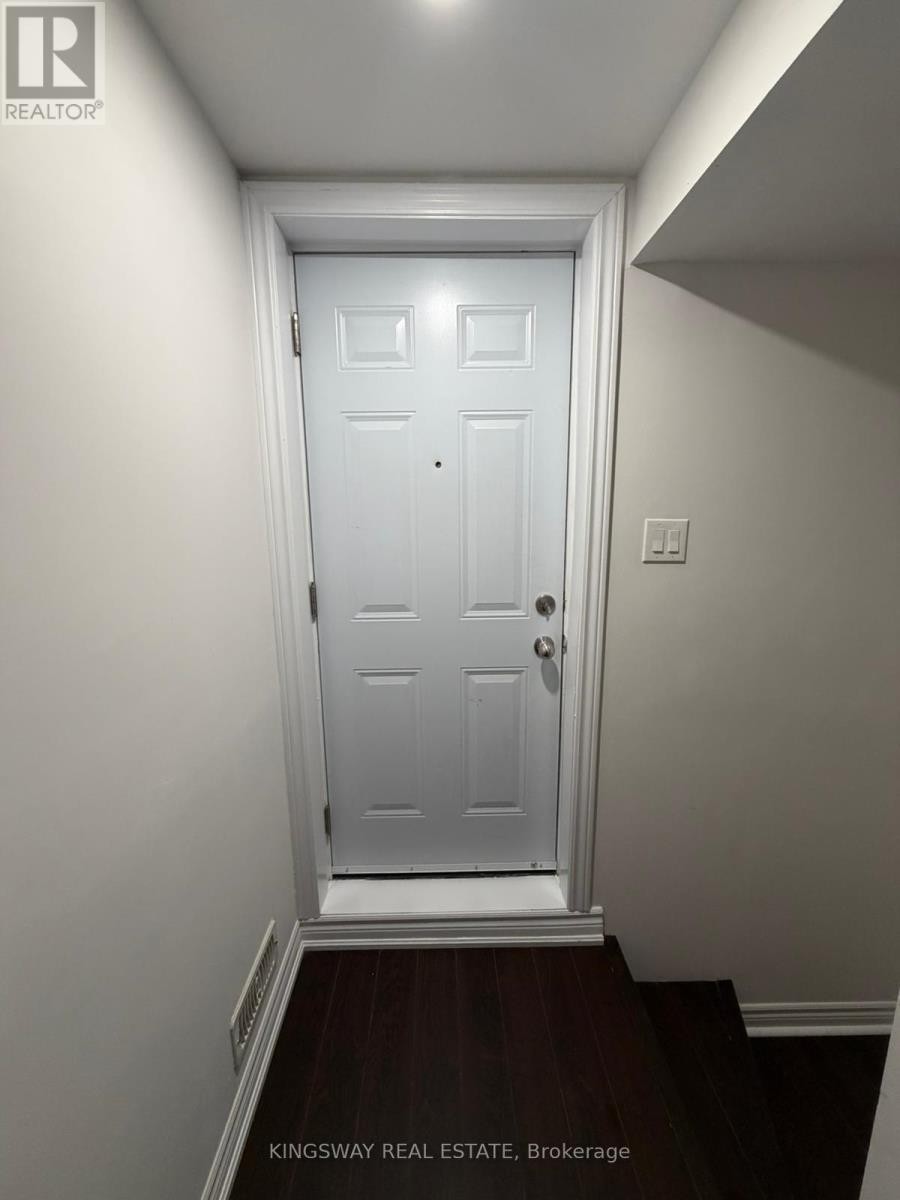 












BASEMENT - 243 PRINGLE AVENUE

,
Milton (SC Scott),




Ontario
L9T7A2

