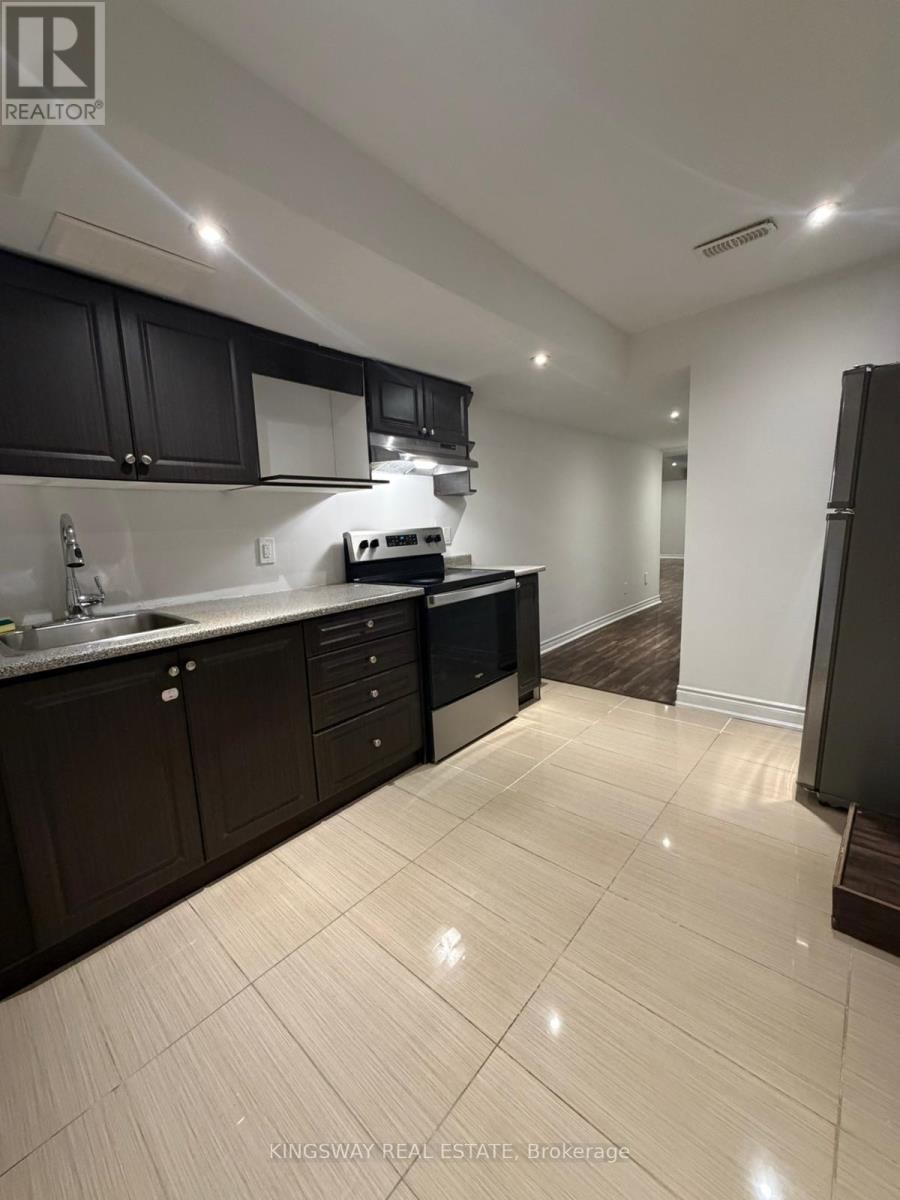 












BASEMENT - 243 PRINGLE AVENUE

,
Milton (SC Scott),




Ontario
L9T7A2

