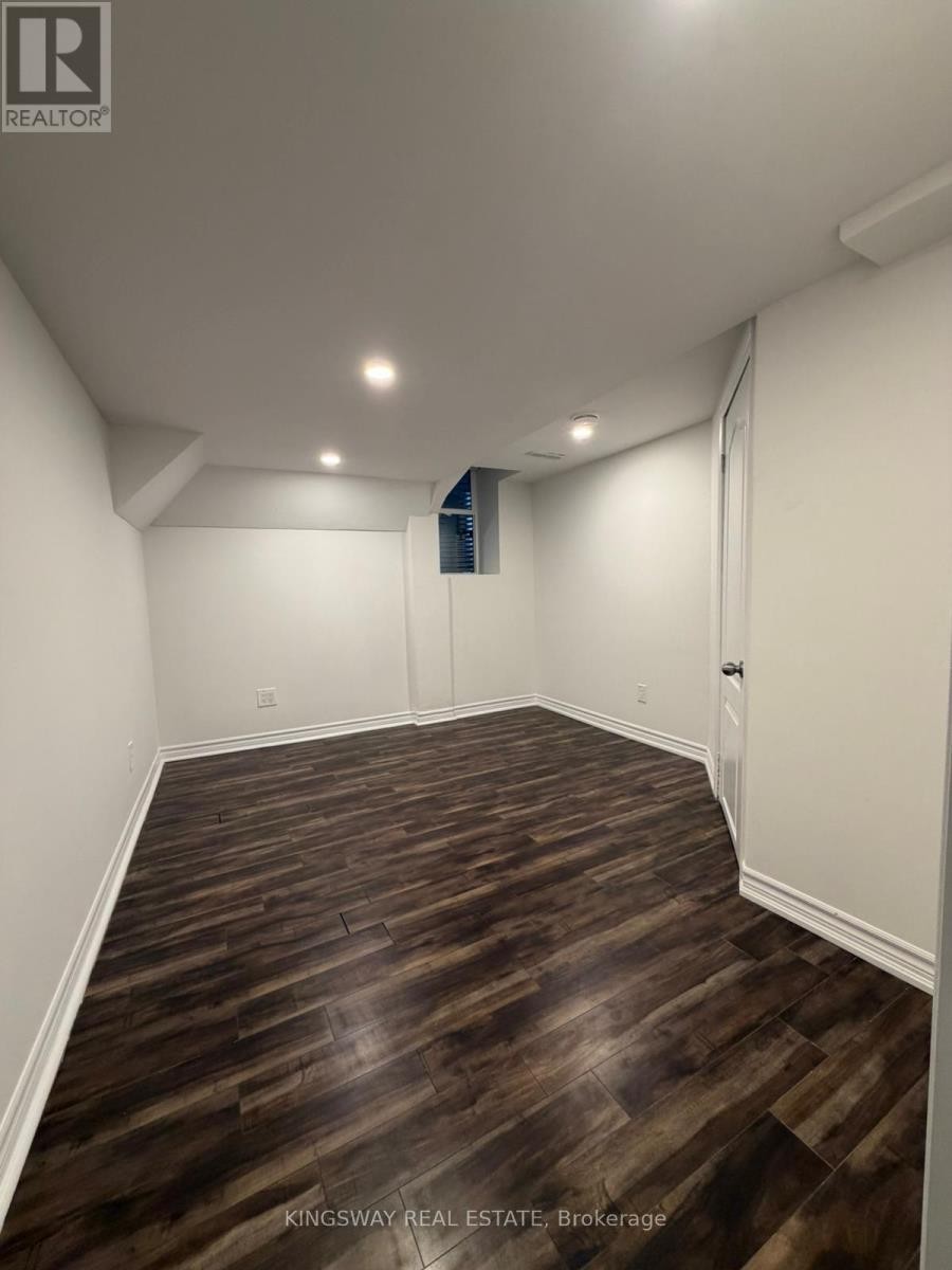 












BASEMENT - 243 PRINGLE AVENUE

,
Milton (SC Scott),




Ontario
L9T7A2

