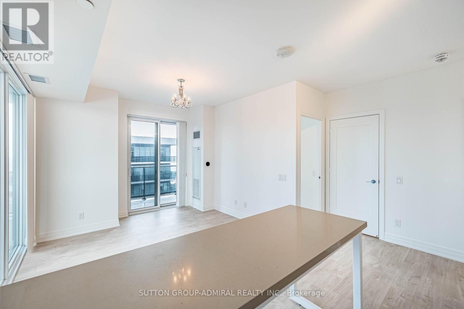 












1704 - 70 ANNIE CRAIG DRIVE

,
Toronto (Mimico),




Ontario
M8V0G2

