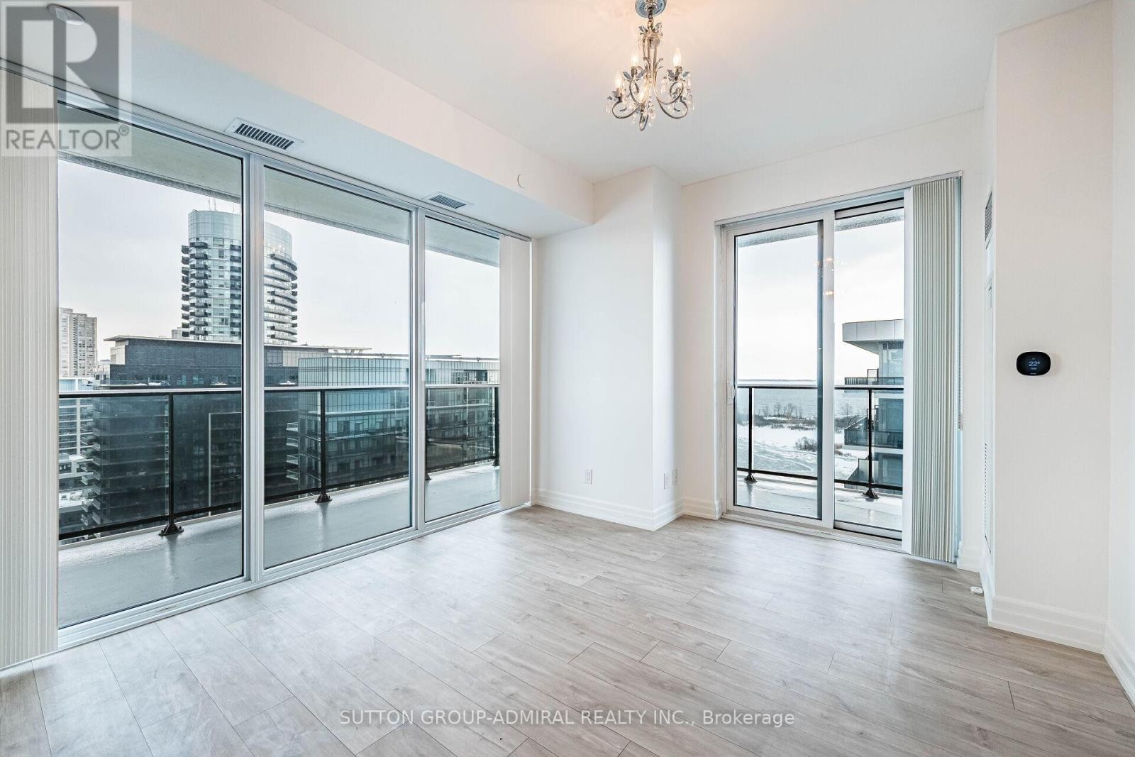 












1704 - 70 ANNIE CRAIG DRIVE

,
Toronto (Mimico),




Ontario
M8V0G2

