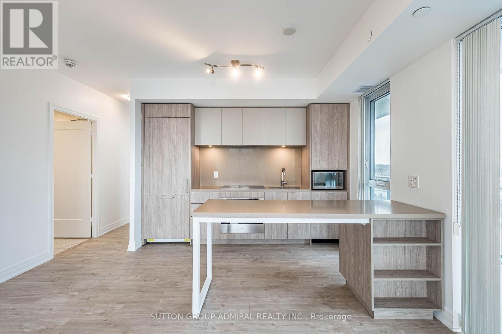 












1704 - 70 ANNIE CRAIG DRIVE

,
Toronto (Mimico),




Ontario
M8V0G2

