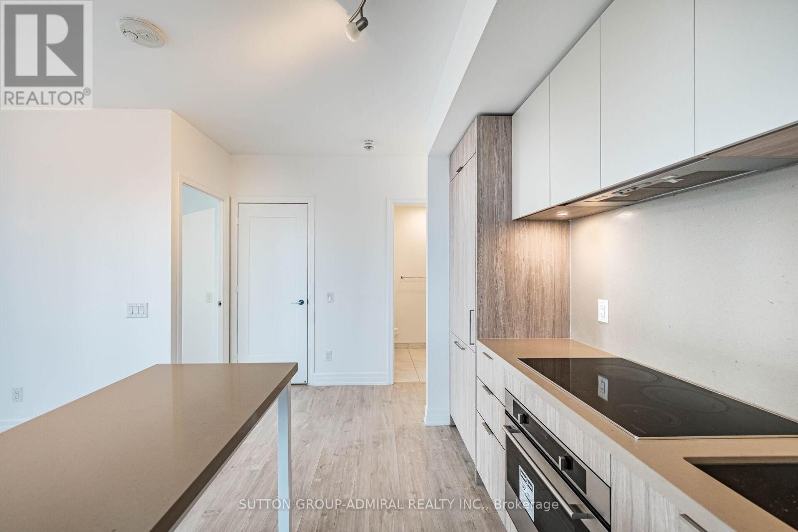 












1704 - 70 ANNIE CRAIG DRIVE

,
Toronto (Mimico),




Ontario
M8V0G2

