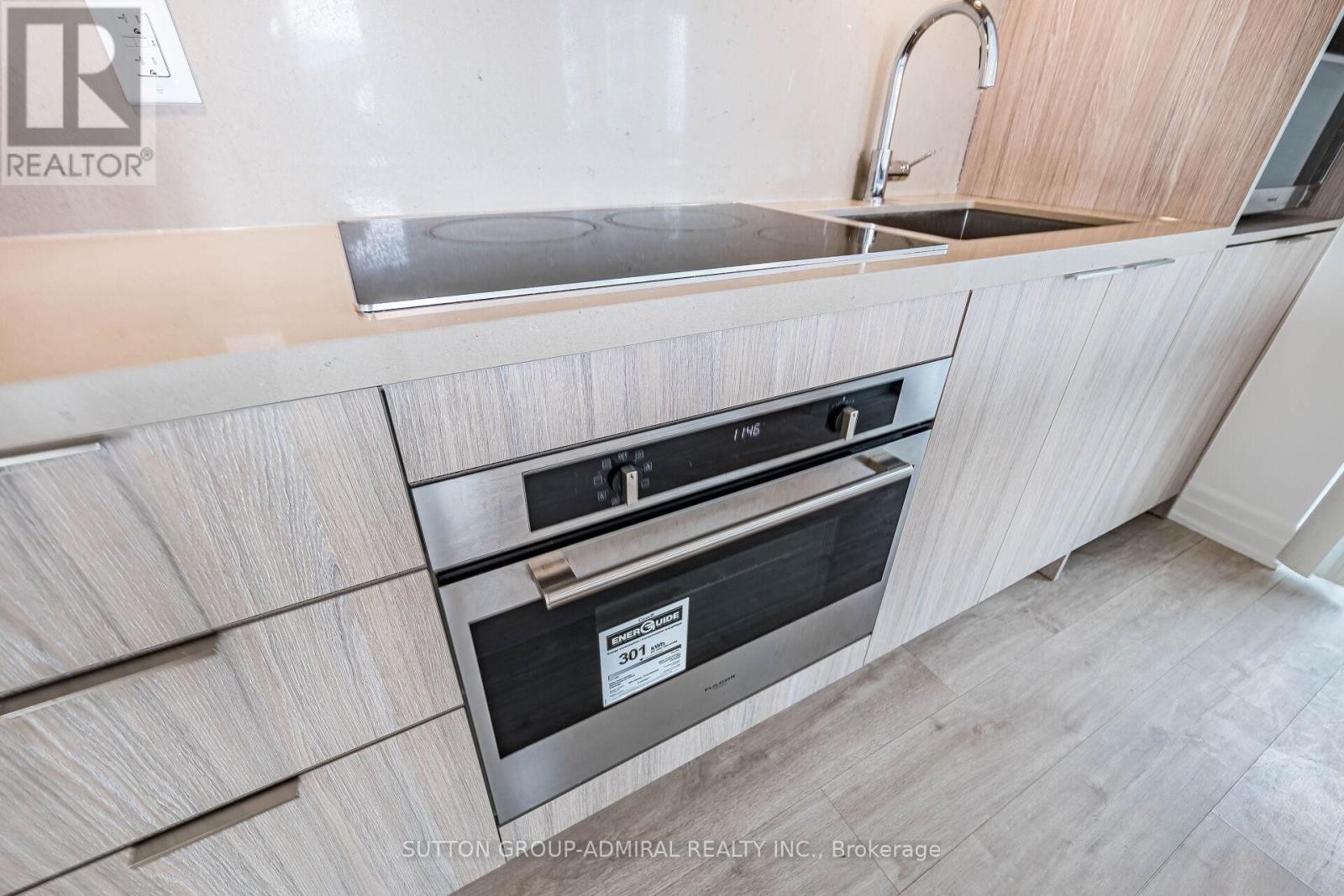 












1704 - 70 ANNIE CRAIG DRIVE

,
Toronto (Mimico),




Ontario
M8V0G2

