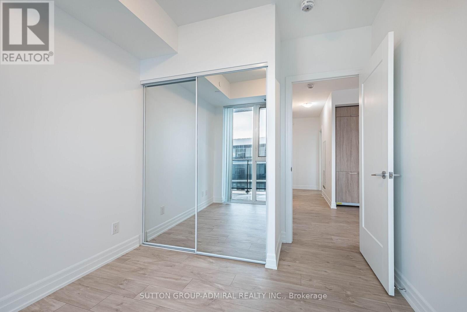 












1704 - 70 ANNIE CRAIG DRIVE

,
Toronto (Mimico),




Ontario
M8V0G2

