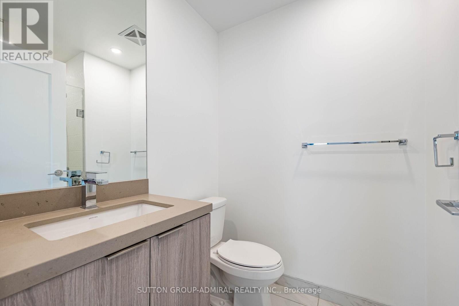 












1704 - 70 ANNIE CRAIG DRIVE

,
Toronto (Mimico),




Ontario
M8V0G2

