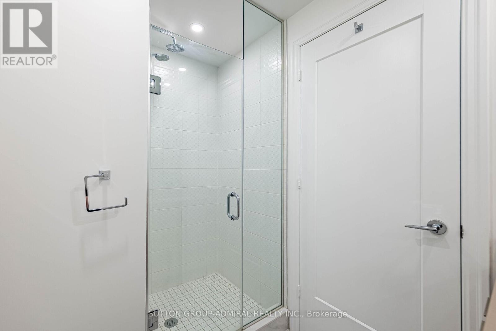 












1704 - 70 ANNIE CRAIG DRIVE

,
Toronto (Mimico),




Ontario
M8V0G2

