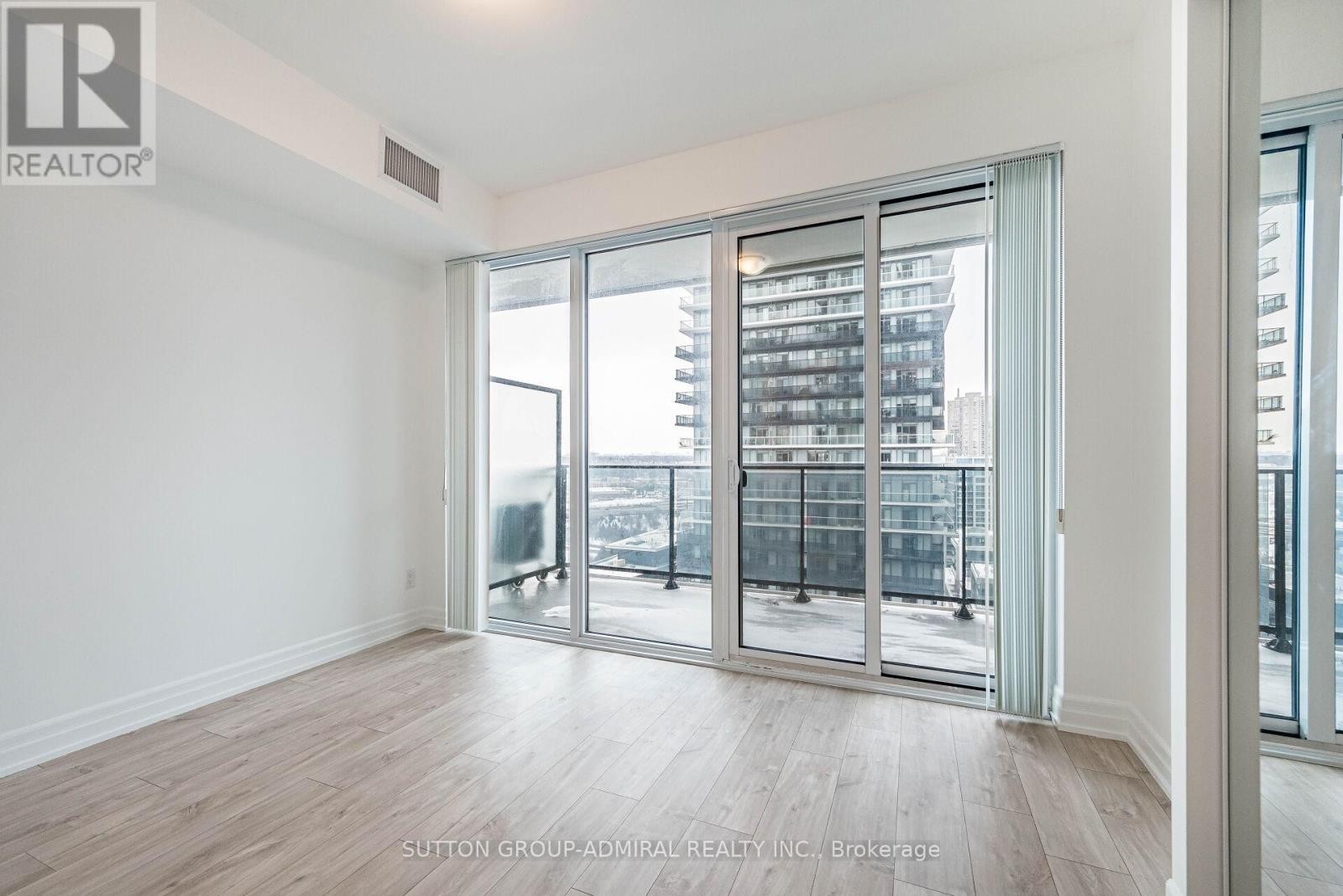 












1704 - 70 ANNIE CRAIG DRIVE

,
Toronto (Mimico),




Ontario
M8V0G2

