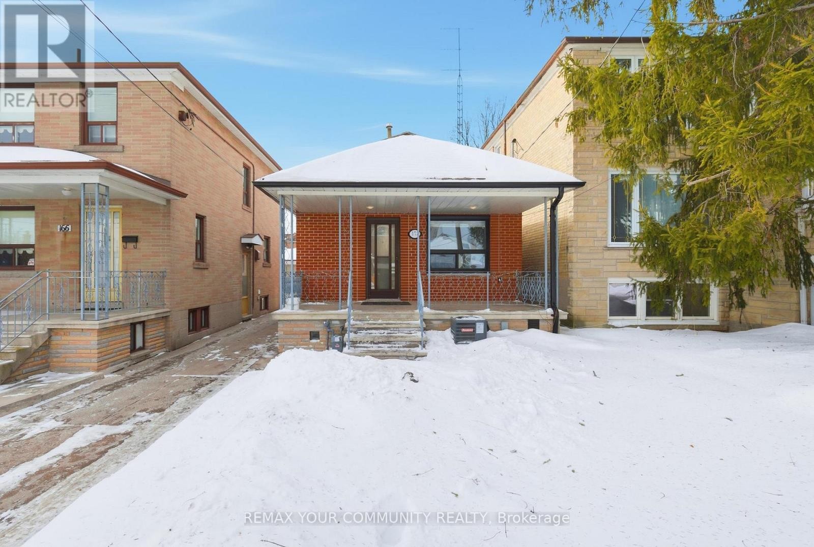 












172 TIMES ROAD

,
Toronto (Briar Hill-Belgravia),




Ontario
M6B3M6

